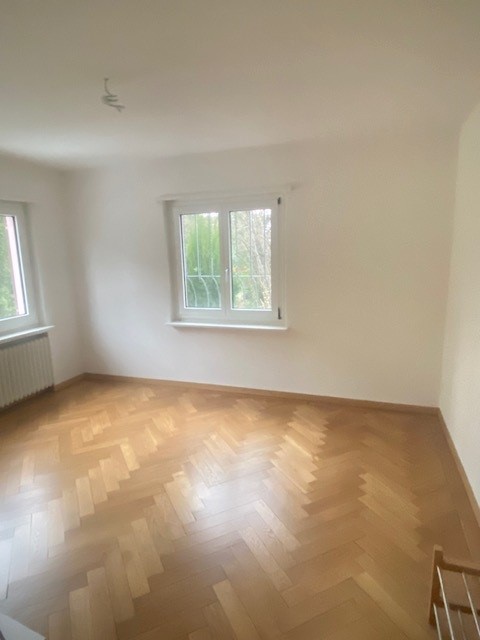 Charmante 2.5-Zimmer-Wohnung mit zusätzlich separaten Büro- Gästezimmer 4