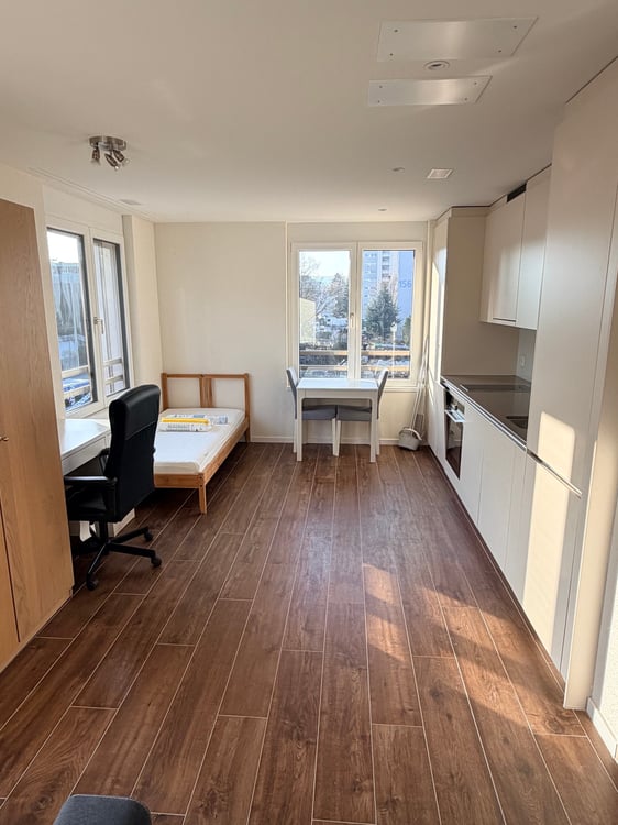 Modernes Studio mit Balkon in Opfikon – Neubau 9