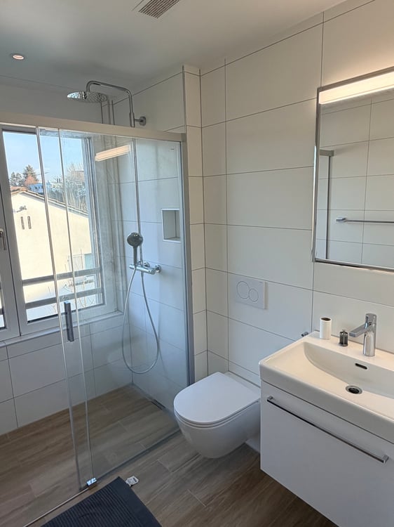 Modernes Studio mit Balkon in Opfikon – Neubau 6