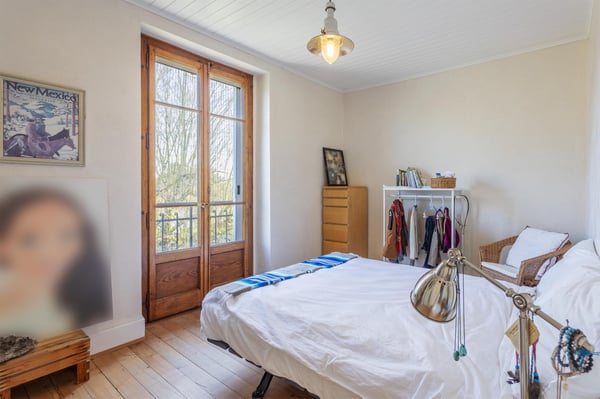 En exclusivité - Charmante propriété familiale avec dépendance, dans un écrin de verdure à Mies 6