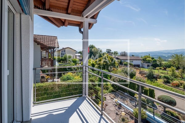 Sehr gepflegtes 1.5 Zimmer-Doppel-Einfamilienhaus mit 250 m² Netto-Wohnfläche 12