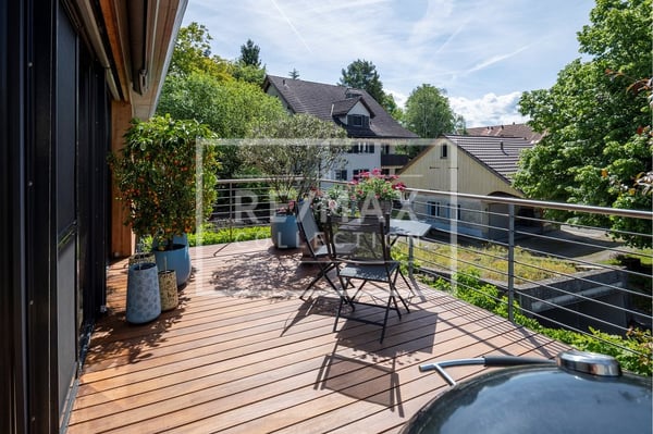 Exklusive 4.5 Zimmerwohnung mit sonniger Terrasse 10