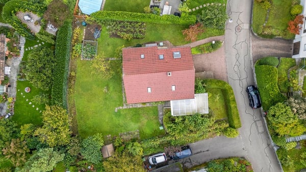 Freistehendes Einfamilienhaus an sonnenverwöhnter Lage 6