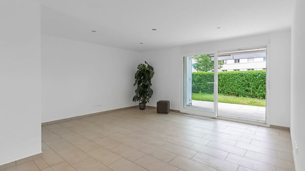 Bequeme 4.5-Zimmer-Gartenwohnung mit zwei Aussenbereichen 5