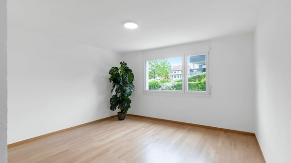 Bequeme 4.5-Zimmer-Gartenwohnung mit zwei Aussenbereichen 8