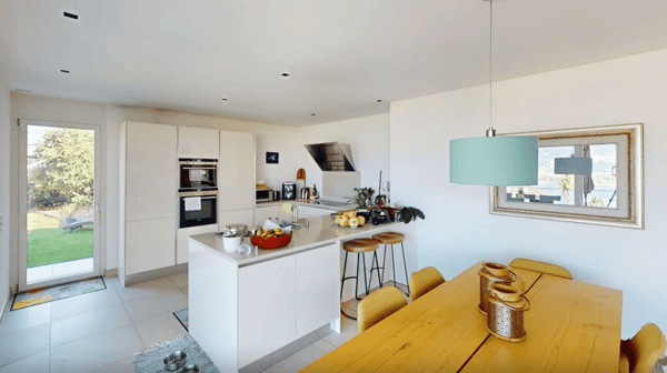 4.5-Zi.-Terrassenwohnung mit privatem Garten und Pool 6