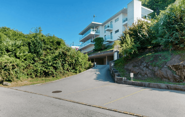 4.5-Zi.-Terrassenwohnung mit privatem Garten und Pool 13