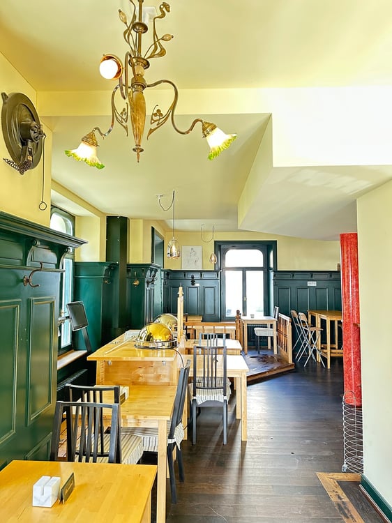 Charmantes Café-Restaurant an der Blumenstrasse in Goldach 2