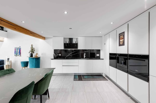 Duplex de caractère baigné de lumière