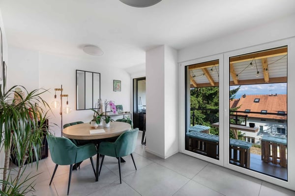 Duplex contemporain rénové avec vue sur le Léman et les Alpes 4