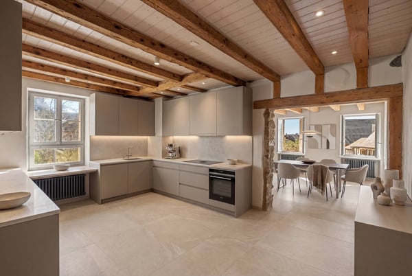 Maison à rénover avec vue sur le coeur du village 3