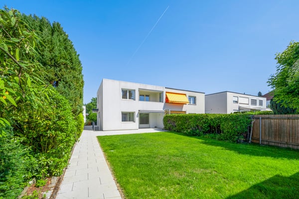 Frisch renovierte Doppelhaushälfte auf dem Bruderholz 12