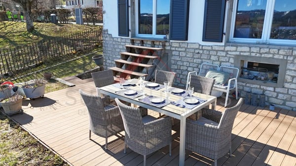 Votre futur havre de lumière - maison rénovée à La Chaux-de-Fonds avec vue et indépendance énergétique 8