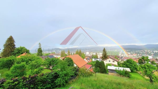 Votre futur havre de lumière - maison rénovée à La Chaux-de-Fonds avec vue et indépendance énergétique 13