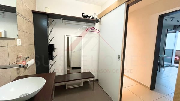 Opportunité rare à Courtételle : local commercial de 180 m² équipé, idéal bien-être, fitness ou activité paramédicale 5