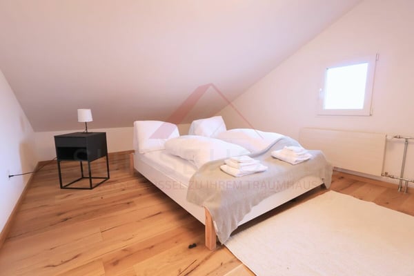 Einfamilienhaus mit modernem Wohnkomfort und charmantem Charakter - 1.5 Zimmer in 3700 Spiez 10