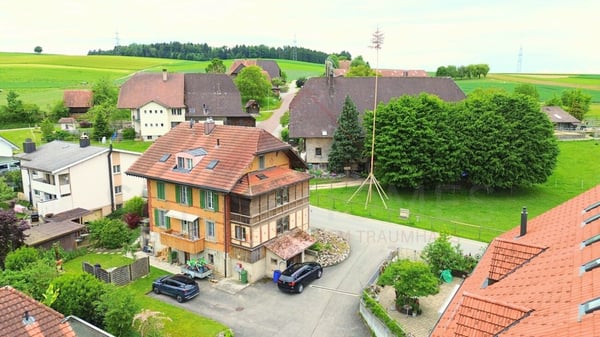 Mehrfamilienhaus mit 4.8 % Rendite - gepflegt, solide und zentral in Grasswil BE 1