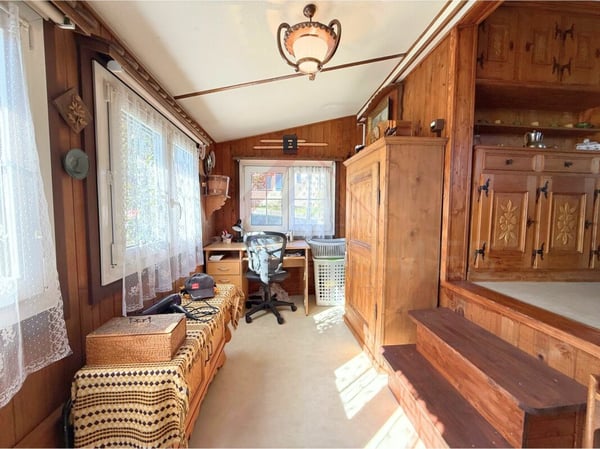 Maison individuelle de charme à La Chaux-de-Fonds - authenticité préservée et confort moderne 12