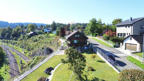Maison individuelle de charme à La Chaux-de-Fonds - authenticité préservée et confort moderne 2