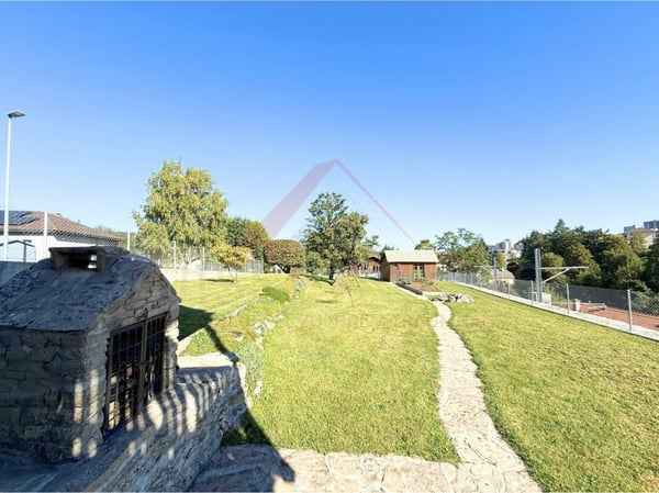 Maison individuelle de charme à La Chaux-de-Fonds - authenticité préservée et confort moderne 16