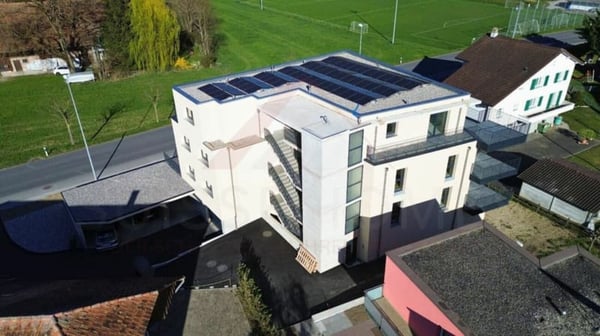 Wohnen mit Weitblick - moderne 1.5-Zimmer-Attikawohnung in Gurmels mit 45 m² Terrasse 1