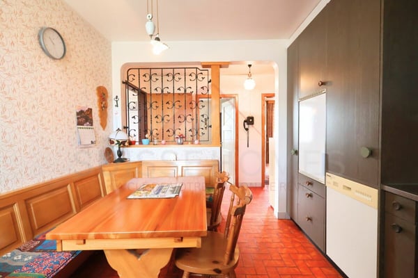 Projet immobilier à saisir à Delémont - immeuble de 3 logements sur grande parcelle, à rénover ou transformer 11