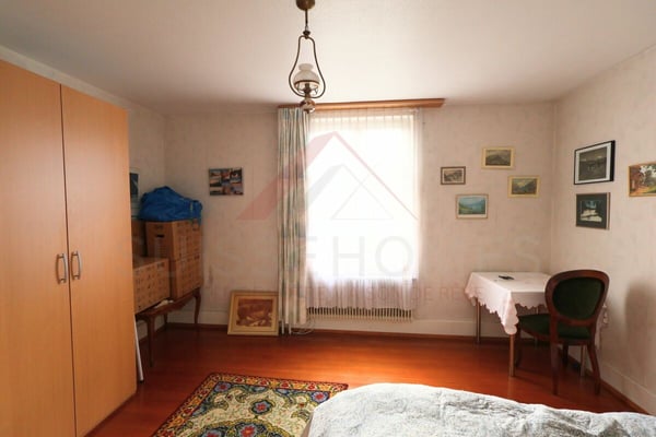 Projet immobilier à saisir à Delémont - immeuble de 3 logements sur grande parcelle, à rénover ou transformer 12