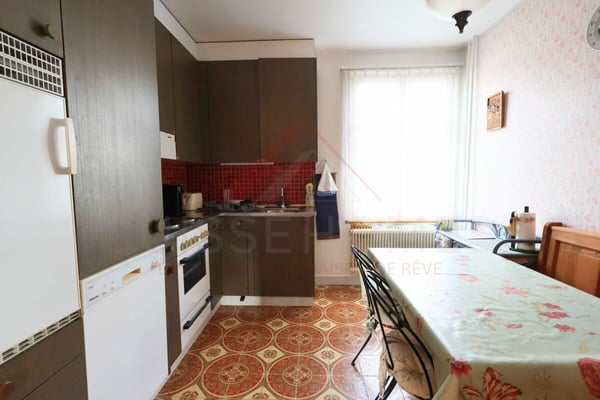 Projet immobilier à saisir à Delémont - immeuble de 3 logements sur grande parcelle, à rénover ou transformer 5