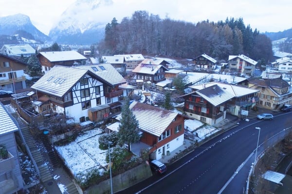 Frisch renovierte 1.5-Zimmer-Wohnung im Einfamilienhaus in Spiez 9