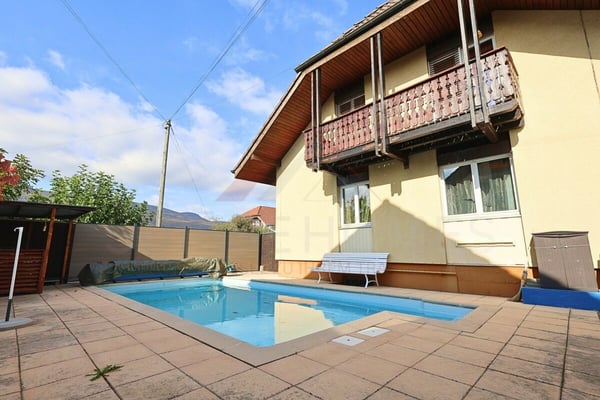 Stilvolles Familienidyll mit Pool & Sauna - charmantes Einfamilienhaus in ruhiger Lage in Kestenholz 5