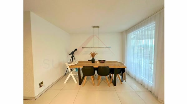Grosszügig, modern, zentral - 1.5-Zimmer-Wohnung mit 150 m² Wohnkomfort in Huttwil 4
