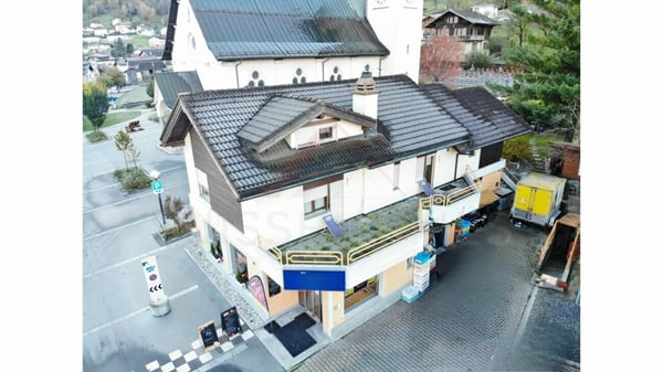 Attraktive Investitionschance in Agarn - Ladenlokal, 5.5-Zimmer-Wohnung und grosszügiges Grundstück mit 1'097 m² 8