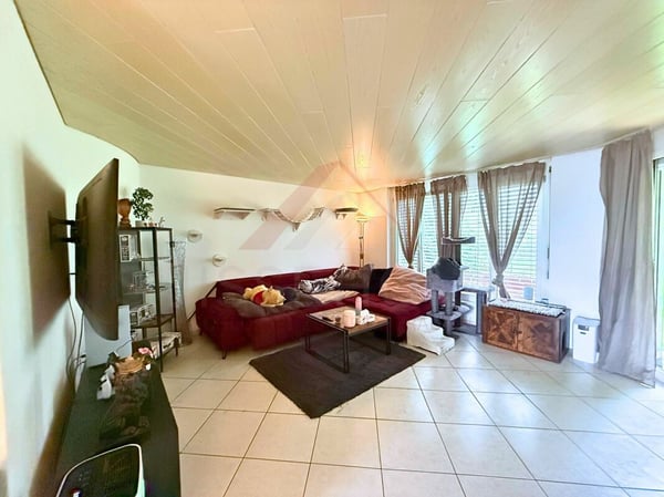 Komfortables Wohnen in Studen BE - 1.5-Zimmer-Erdgeschosswohnung mit sonnigem Sitzplatz und privater Garage 3