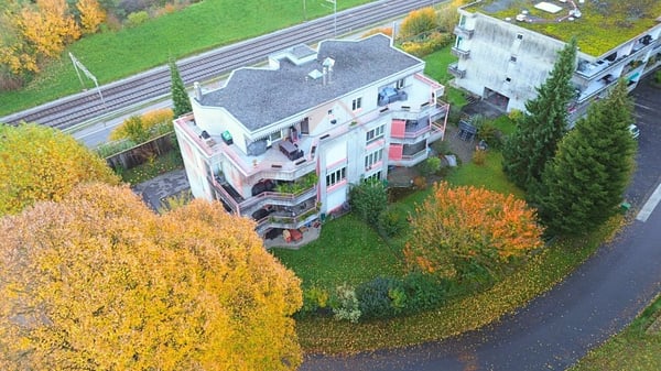 Komfortables Wohnen in Studen BE - 1.5-Zimmer-Erdgeschosswohnung mit sonnigem Sitzplatz und privater Garage 13