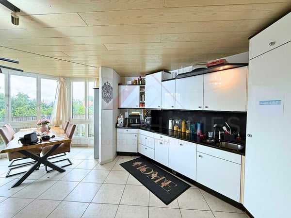 Komfortables Wohnen in Studen BE - 1.5-Zimmer-Erdgeschosswohnung mit sonnigem Sitzplatz und privater Garage 4