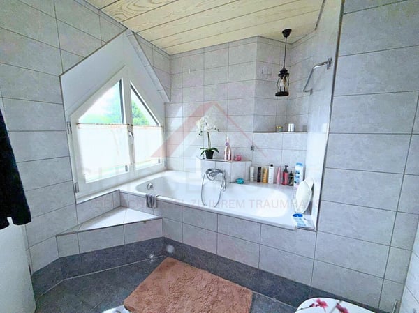 Komfortables Wohnen in Studen BE - 1.5-Zimmer-Erdgeschosswohnung mit sonnigem Sitzplatz und privater Garage 8