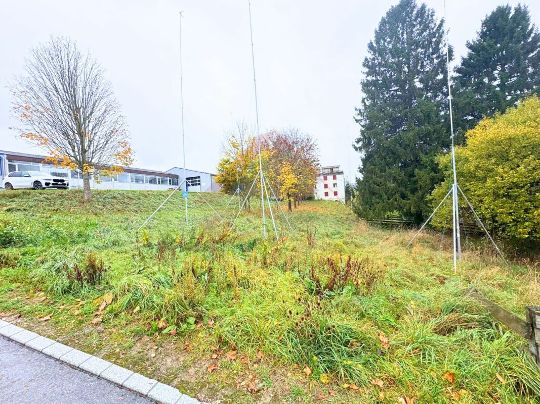 Investment opportunity in the Bernese Jura - building land with approved permit for 11 apartments