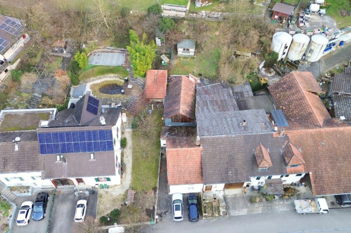 Progetto di casa a due famiglie pronto per la realizzazione con permesso di costruire su un terreno di 350 m² a Duggingen