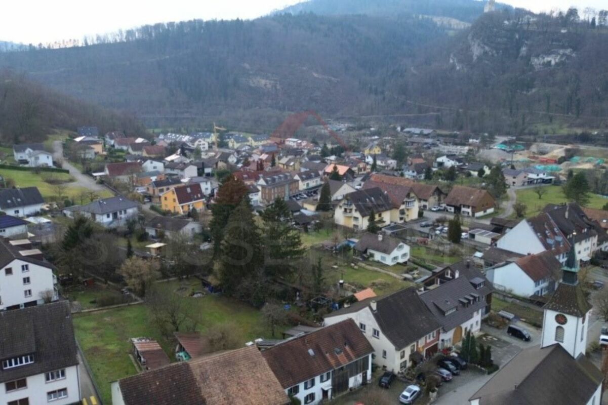 Progetto di casa a due famiglie pronto per la realizzazione con permesso di costruire su un terreno di 350 m² a Duggingen