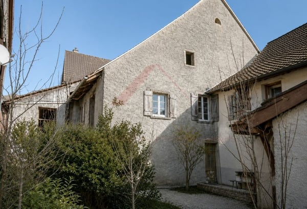 Charmantes Mehrfamilienhaus in Klingnau mit 3 grosszügigen Wohneinheiten und vielfältigem Nutzungspotenzial 8