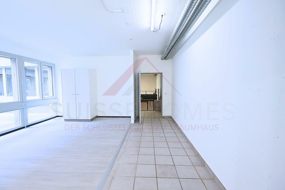 Wohnen und Arbeiten vereint - Atriumgebäude mit 220 m² Wohn- und 270 m² Gewerbefläche in Thörishaus