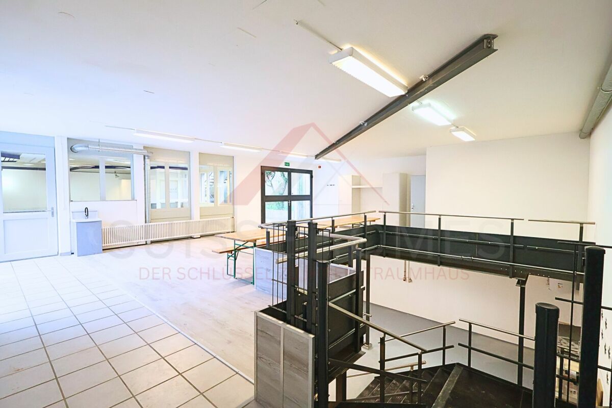 Wohnen und Arbeiten vereint - Atriumgebäude mit 220 m² Wohn- und 270 m² Gewerbefläche in Thörishaus