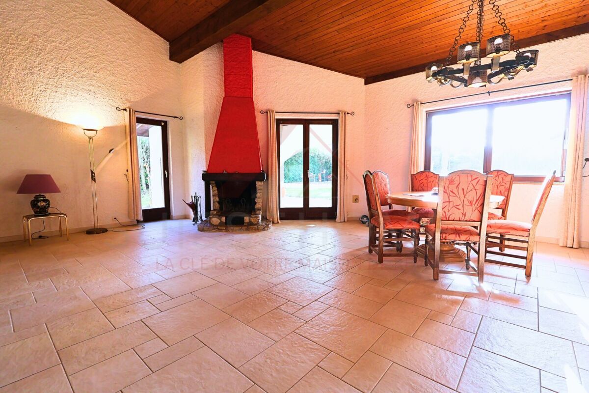 Porrentruy - Belle villa spacieuse avec piscine, jacuzzi et logement indépendant