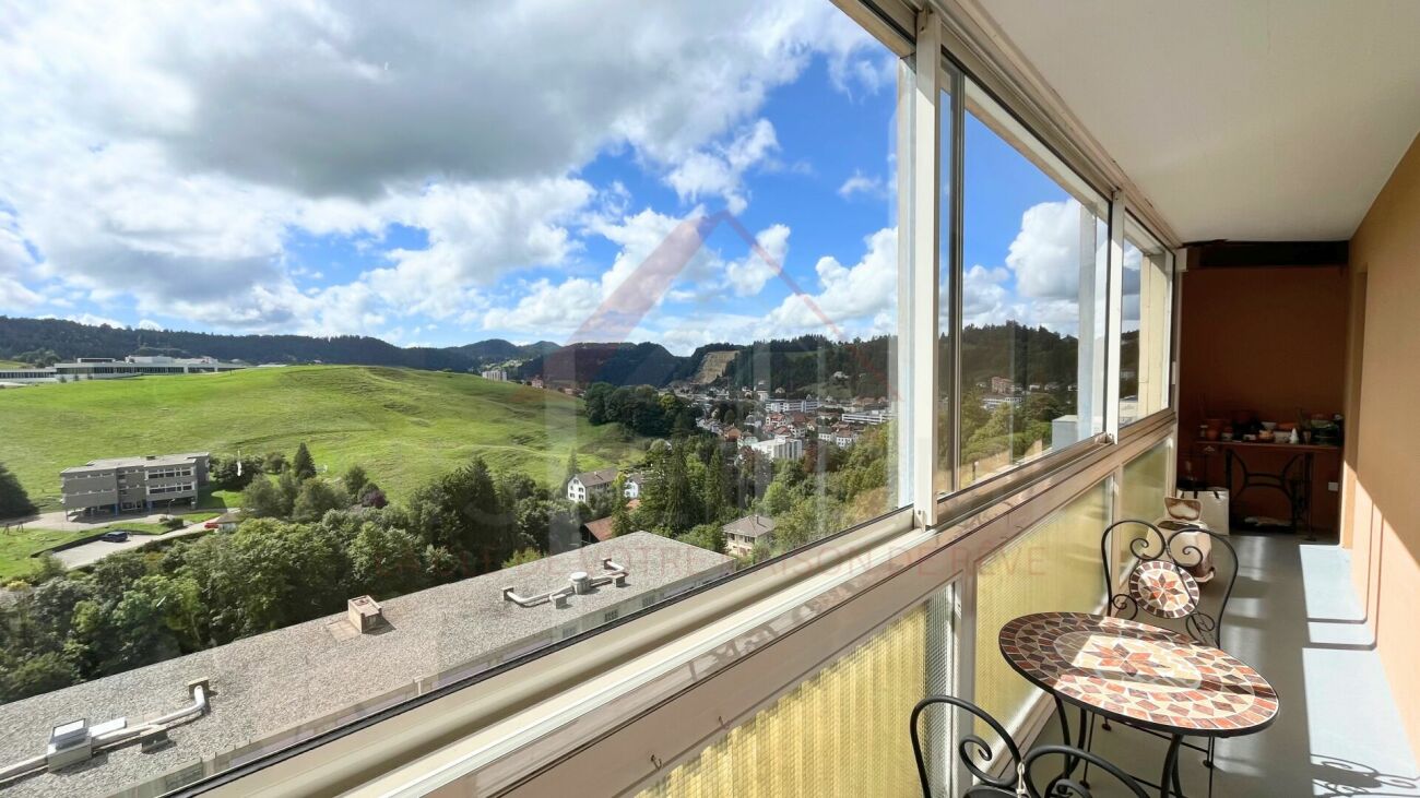 Appartement 3.5 pièces avec loggia et vue sur la vallée au Locle