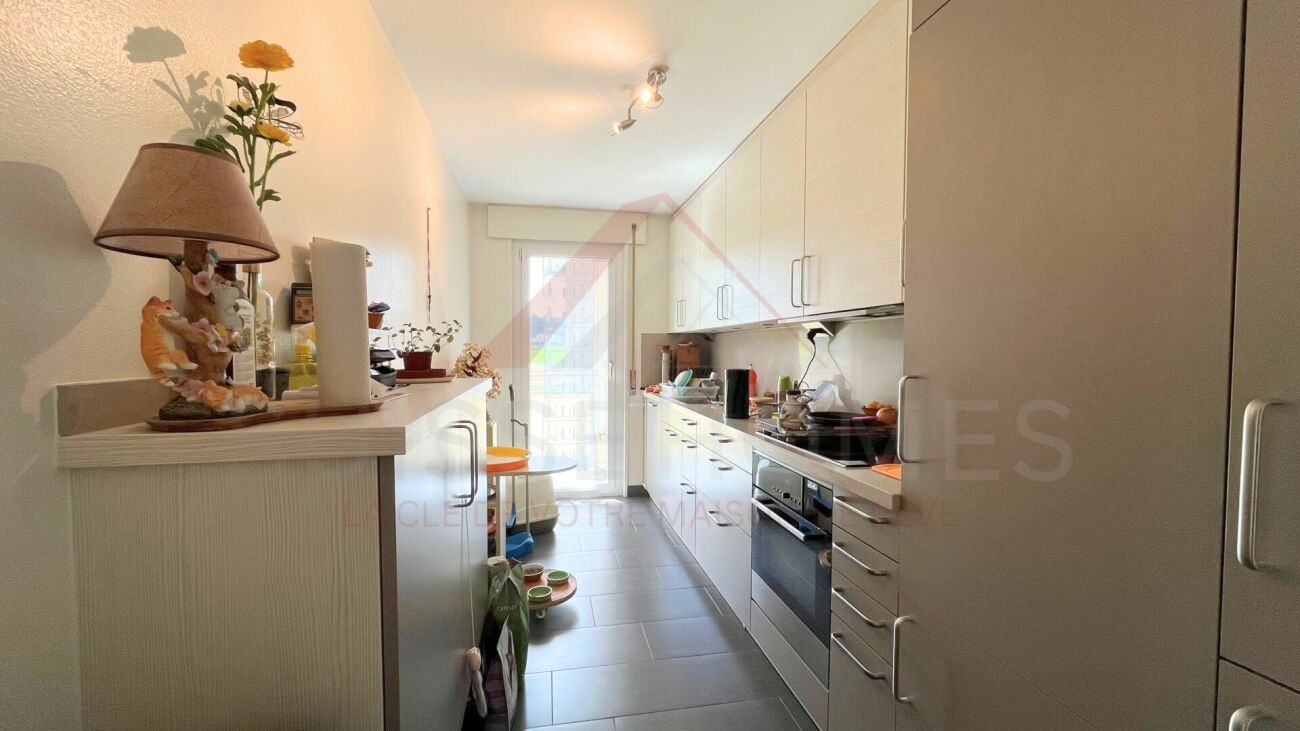 Appartement 3.5 pièces avec loggia et vue sur la vallée au Locle