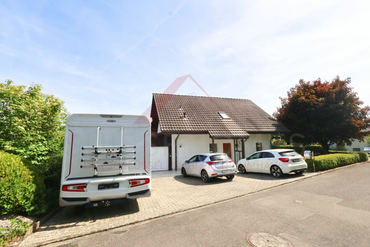 Familienparadies mit traumhaftem Garten & Naturteich in Hagneck