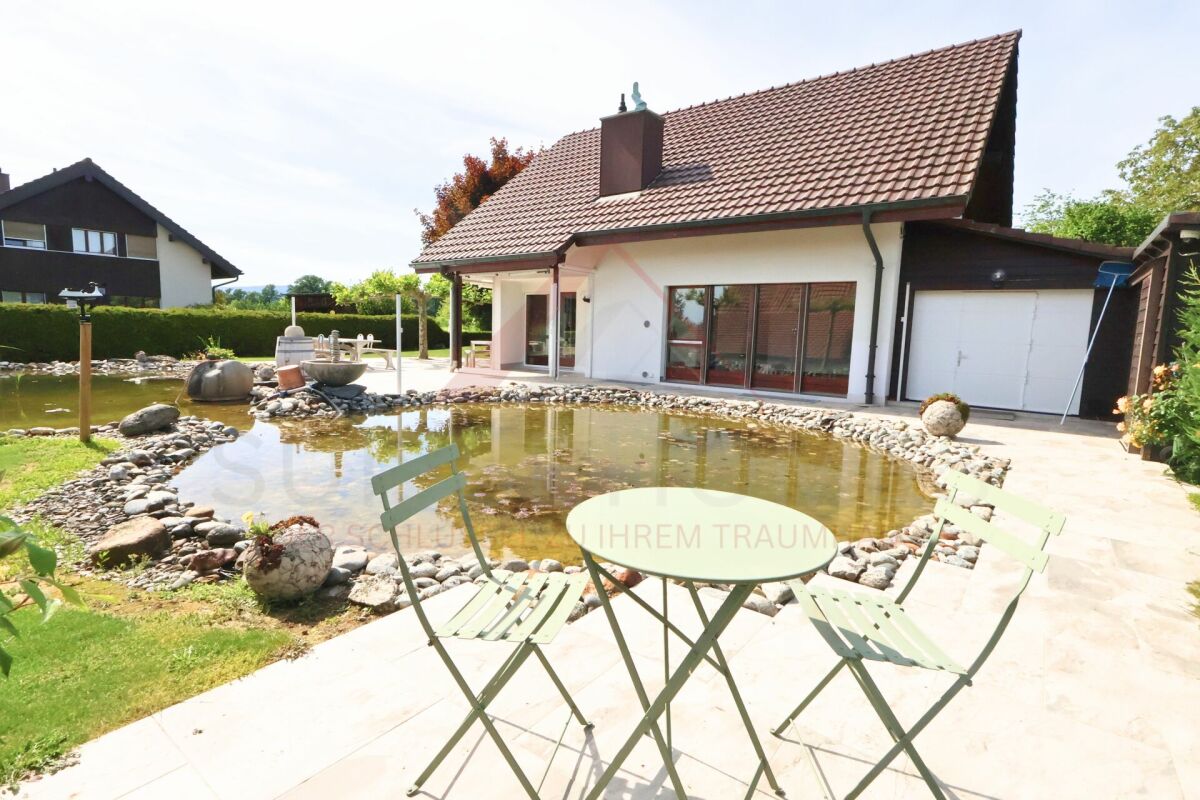 Familienparadies mit traumhaftem Garten & Naturteich in Hagneck