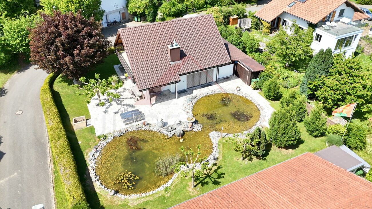Familienparadies mit traumhaftem Garten & Naturteich in Hagneck