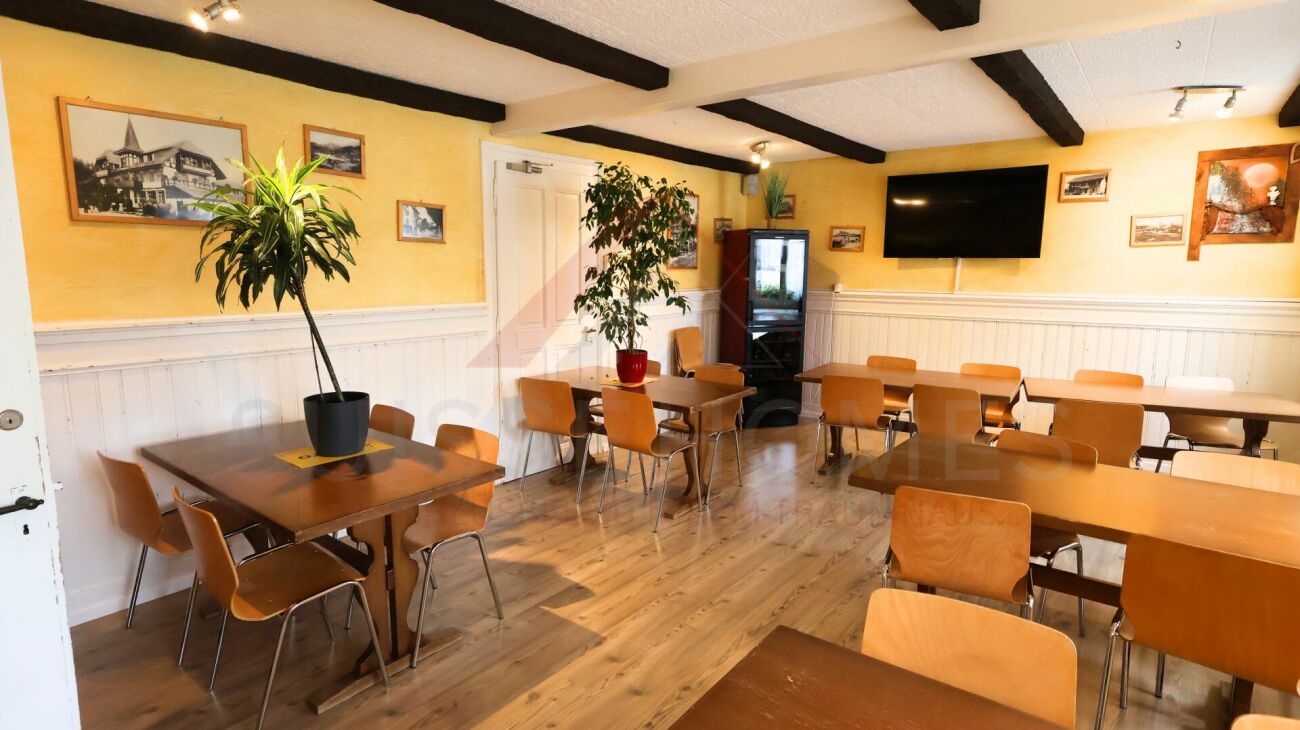 Attraktives Wohn- und Geschäftshaus mit Restaurant und Entwicklungsmöglichkeiten in Plaffeien