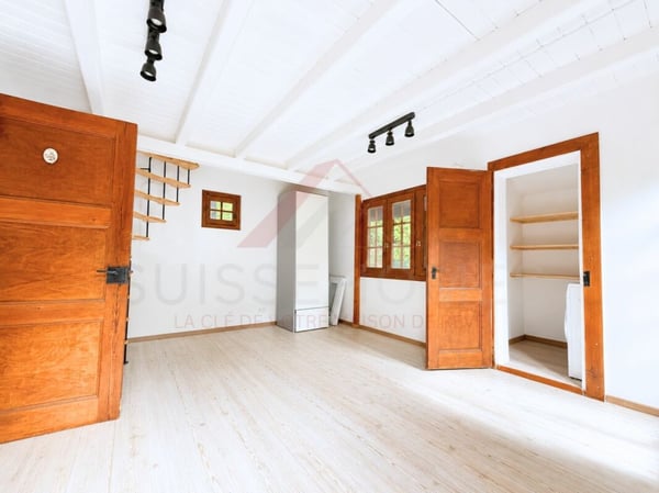 Rare opportunité - Chalet entièrement rénové à vendre à Lausanne 2